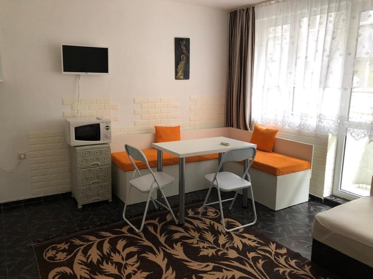 Appartamento Боксониера Georgi Georgiev Varna Esterno foto